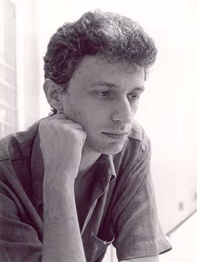 Photo of writer Edmar Guimarães